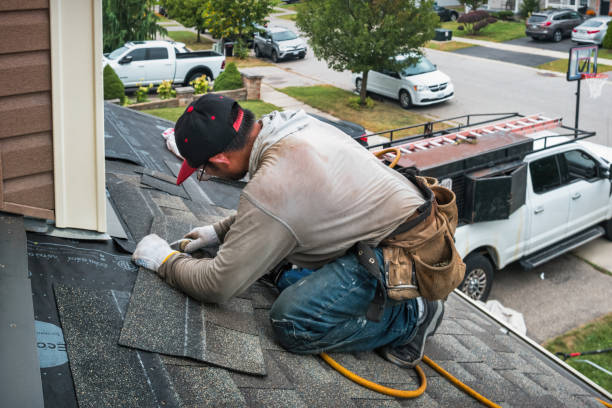 Professional Gutter Repair And Installation technician working in Newaygo, MI